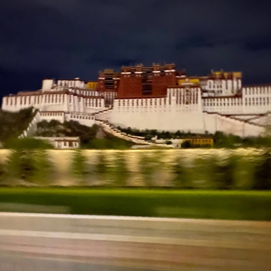 布達(dá)拉宮 布達(dá)拉宮